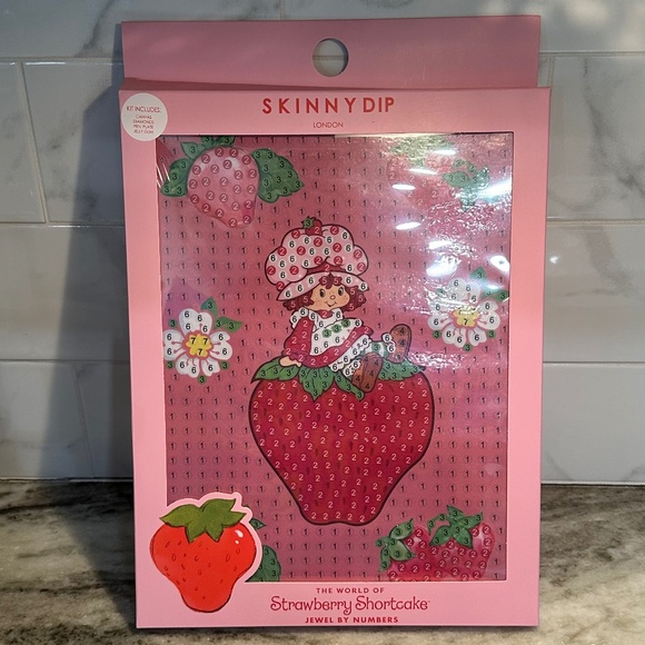 Skinnydip STRAWBERRY SHORTCAKE Jewel by Numbers Kit Diamond Art Painting NEW! - Picture 2 of 10